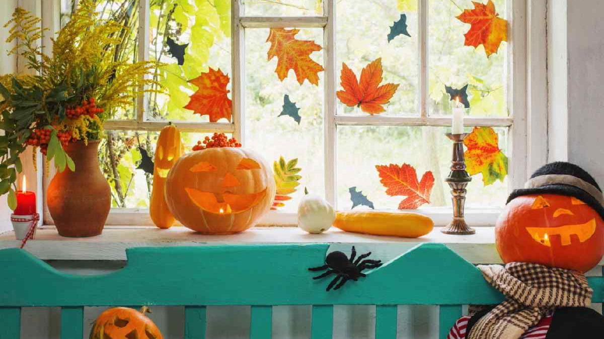 4 types of Vintage Halloween Decor 2024